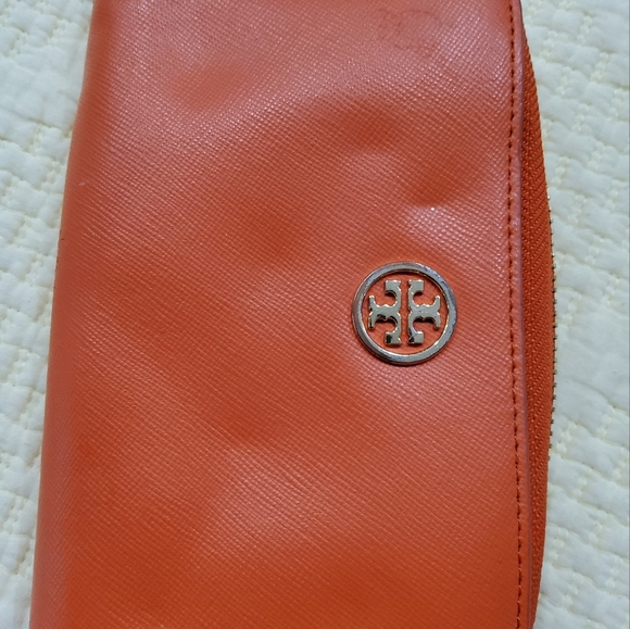 Tory Burch Orange Small Wristlet - Picture 2 of 13